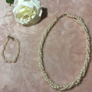 Pearl Necklace & Bracelet Set